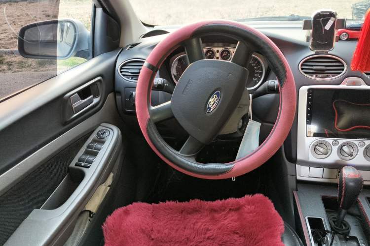 Used Ford Focus 2012 Hatchback Classic 1.8L Automatic Base Model Steering Wheel