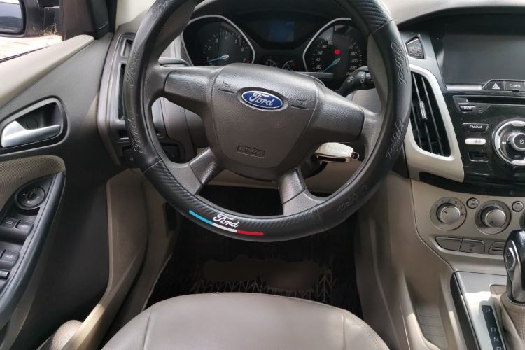 Used Ford Focus 2012 Sedan 1.6L Automatic Comfort Model Steering Wheel