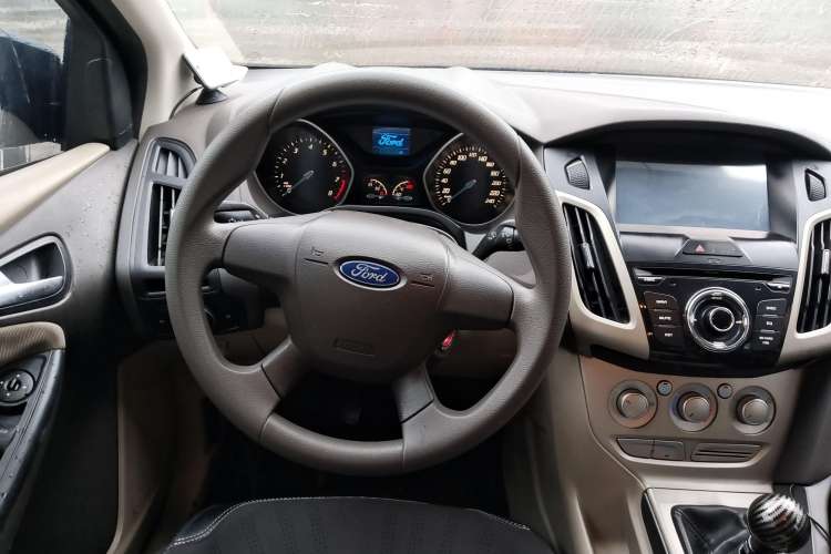 Used Ford Focus 2012 Sedan 1.6L Manual Comfort Model Steering Wheel