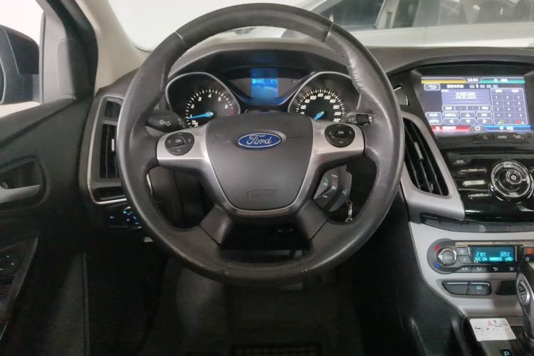 Used Ford Focus 2012 Sedan 1.6L Automatic Fashion Edition Steering Wheel