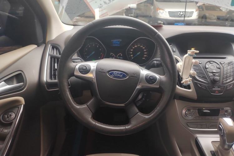 Used Ford Focus 2012 Sedan 1.6L Automatic Fashion Edition Steering Wheel