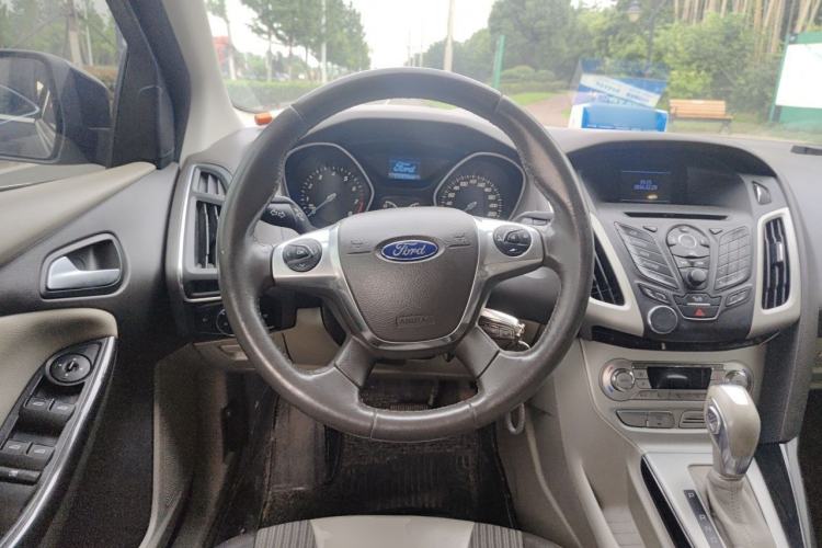 Used Ford Focus 2012 Sedan 1.6L Automatic Fashion Edition Steering Wheel