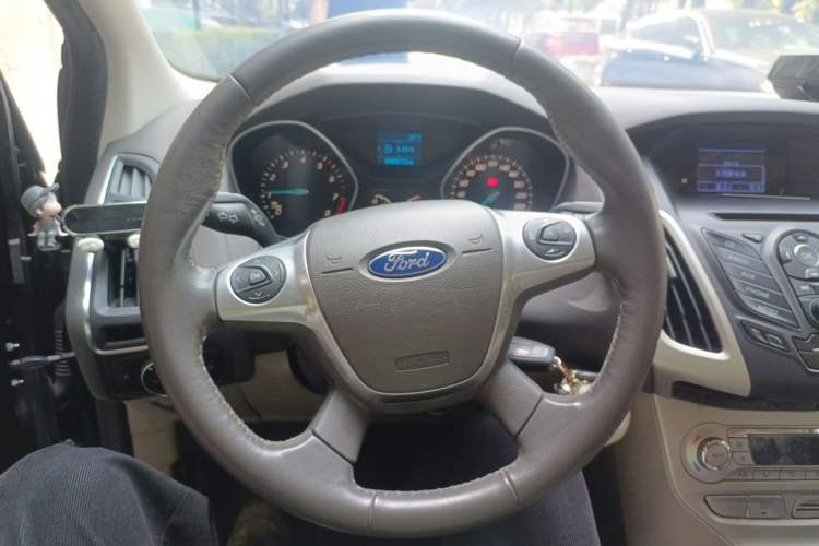 Used Ford Focus 2012 Hatchback 1.6L Manual Fashion Edition Steering Wheel