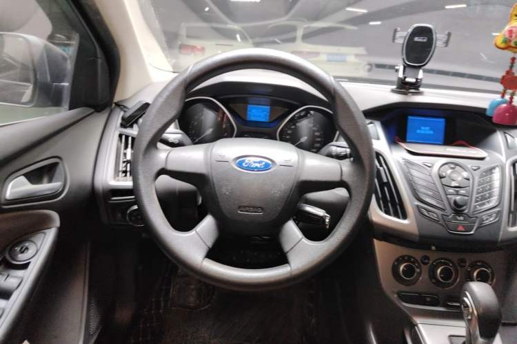 Used Ford Focus 2012 Hatchback 1.6L Automatic Comfort Model Steering Wheel
