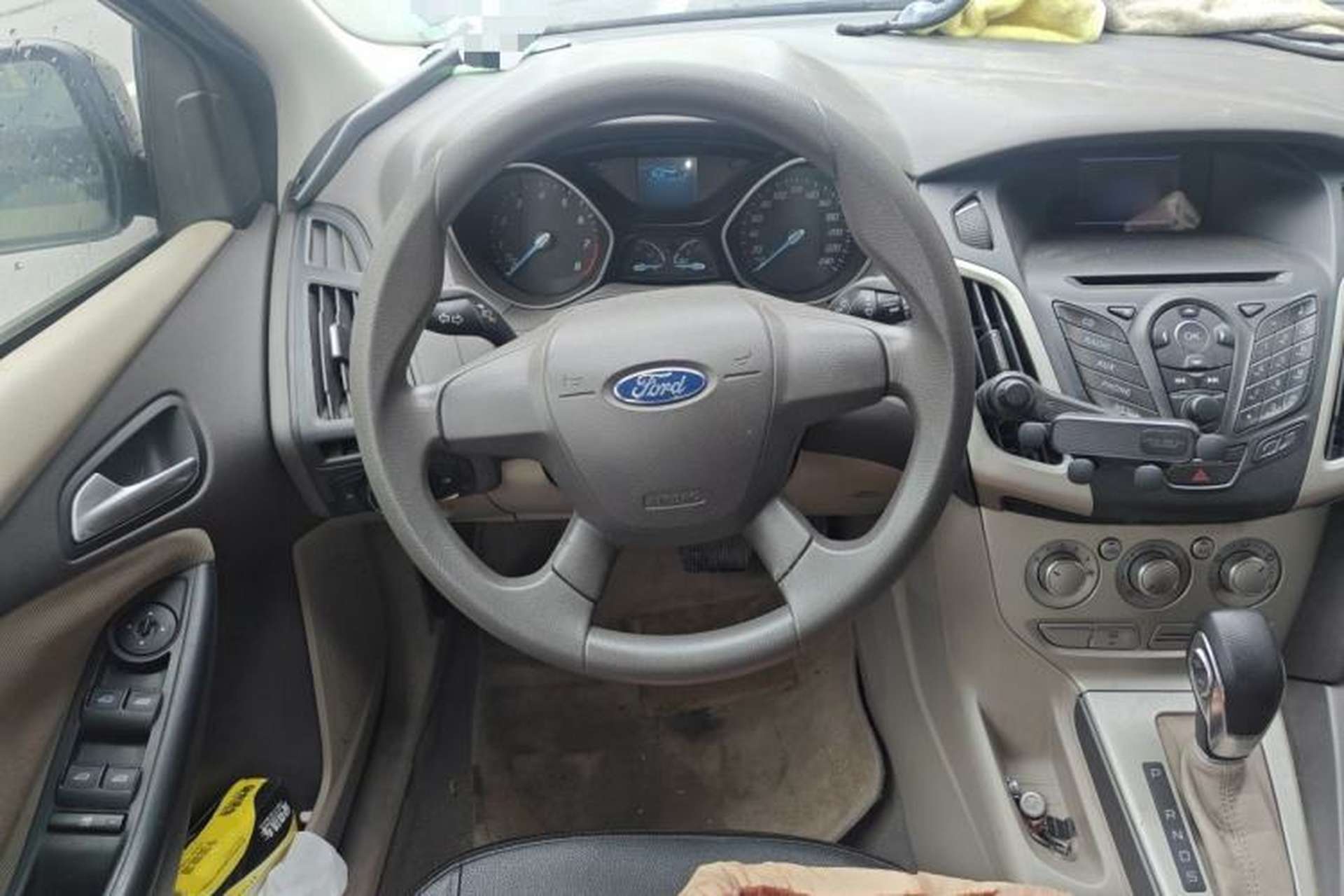 Used Ford Focus 2012 Sedan 1.6L Automatic Comfort Model Steering Wheel