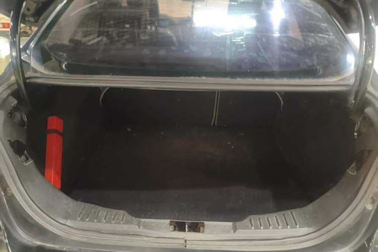 Used Ford Focus 2012 Sedan 1.6L Automatic Fashion Edition Trunk
