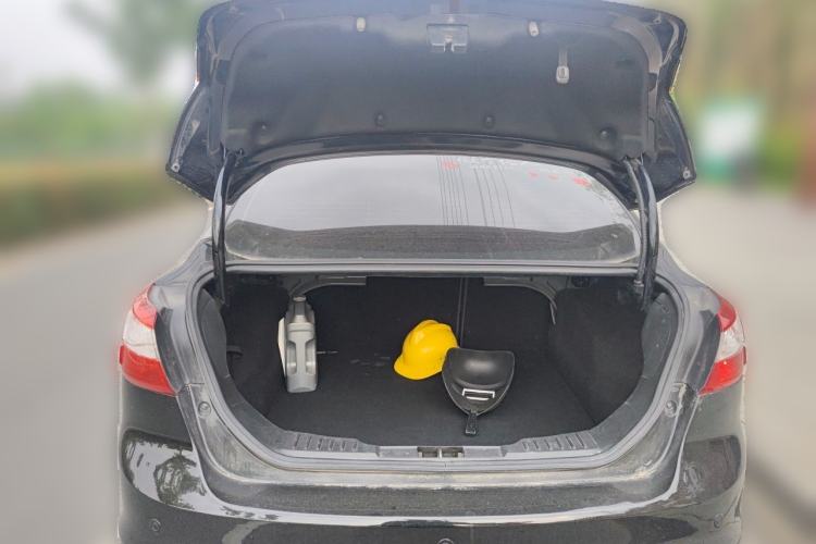 Used Ford Focus 2012 Sedan 1.6L Automatic Fashion Edition Trunk