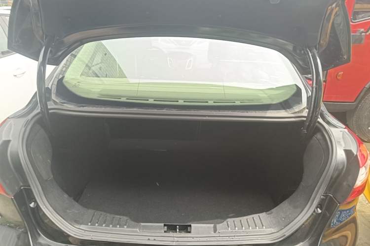 Used Ford Focus 2012 Sedan 1.6L Automatic Comfort Model Trunk
