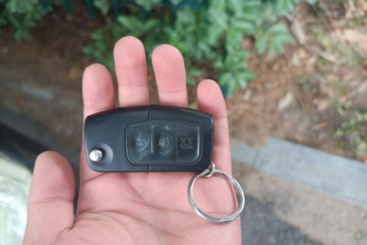 Used Ford Focus 2012 Sedan Classic 1.8L Automatic Base Model Vehicle Key