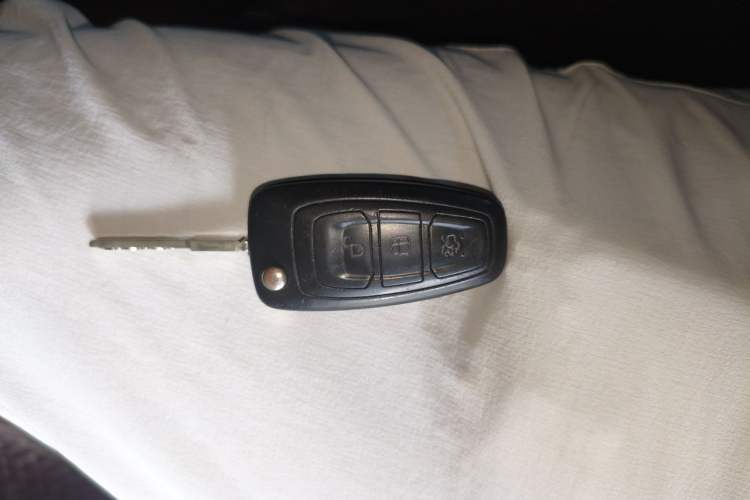 Used Ford Focus 2012 Sedan 1.6L Automatic Fashion Edition Vehicle Key