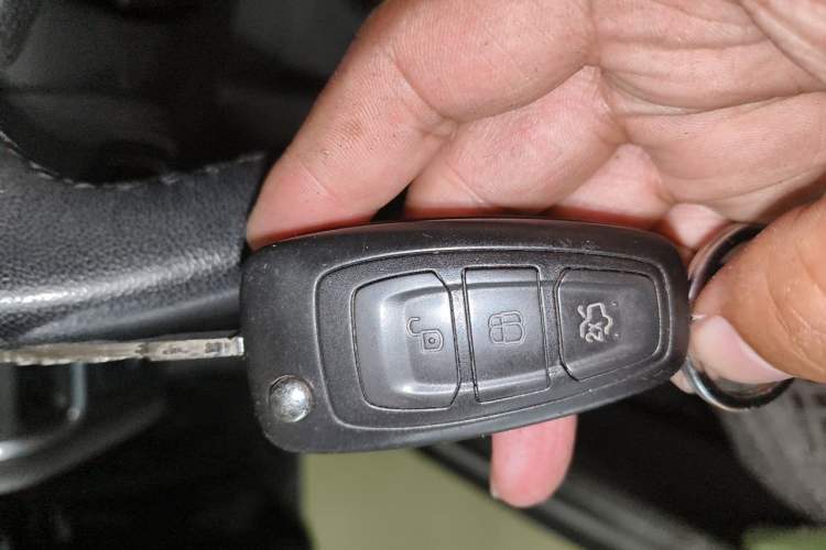 Used Ford Focus 2012 Sedan 1.6L Automatic Fashion Edition Vehicle Key