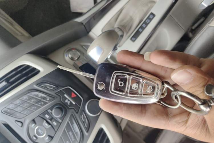 Used Ford Focus 2012 Sedan 1.6L Automatic Fashion Edition Vehicle Key