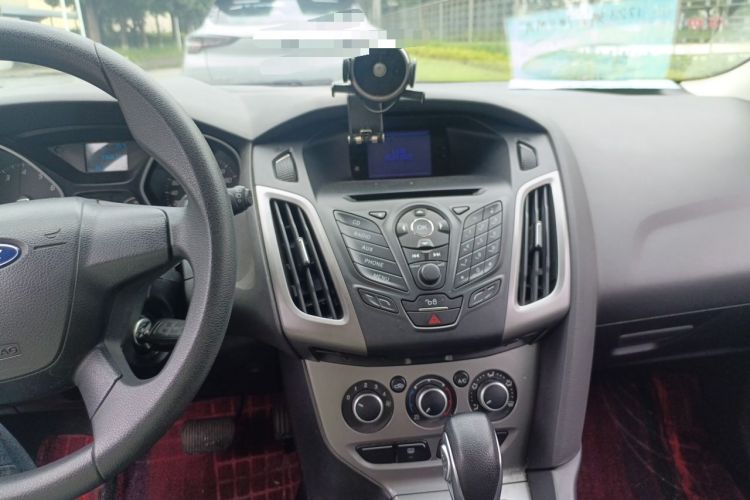 Used Ford Focus 2012 Hatchback 1.6L Automatic Comfort Model Audio And AC Panel