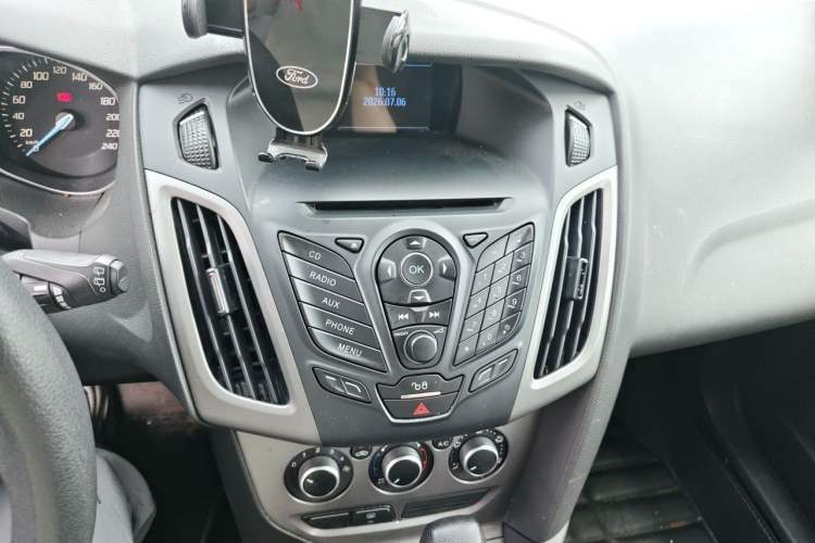 Used Ford Focus 2012 Hatchback 1.6L Automatic Comfort Model Audio And AC Panel