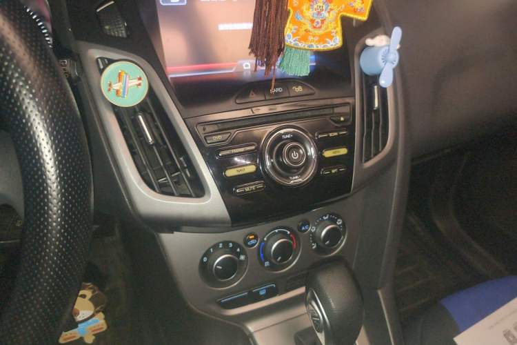 Used Ford Focus 2012 Hatchback 1.6L Automatic Comfort Model Audio And AC Panel