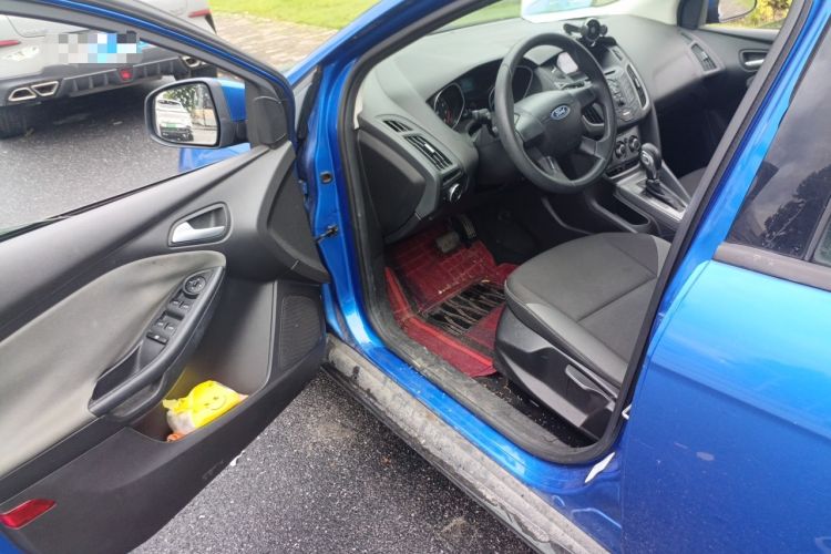 Used Ford Focus 2012 Hatchback 1.6L Automatic Comfort Model Driver Seat