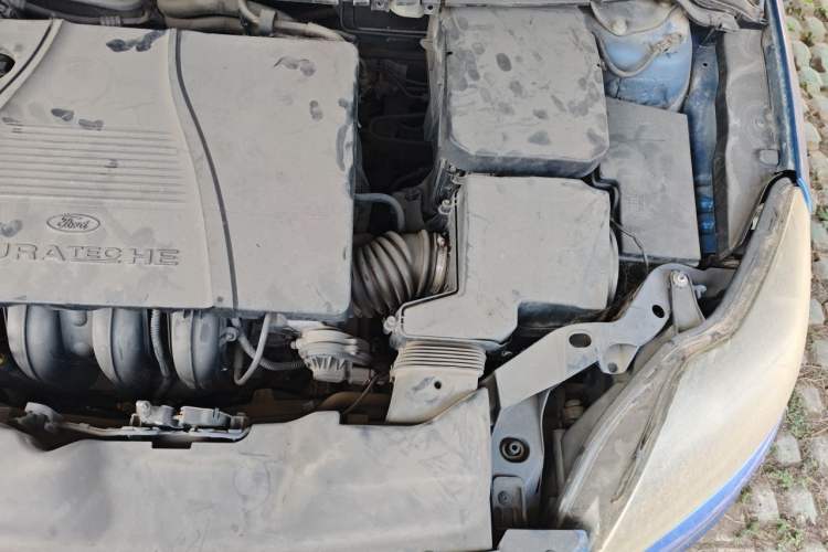Used Ford Focus 2012 Hatchback Classic 1.8L Manual Base Model Engine Bay Left