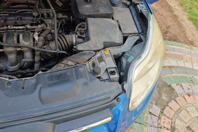 Used Ford Focus 2012 Hatchback 1.6L Automatic Comfort Model Engine Bay Left