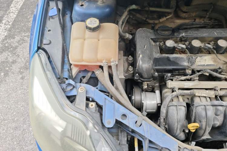 Used Ford Focus 2012 Hatchback Classic 1.8L Automatic Base Model Engine Bay Right