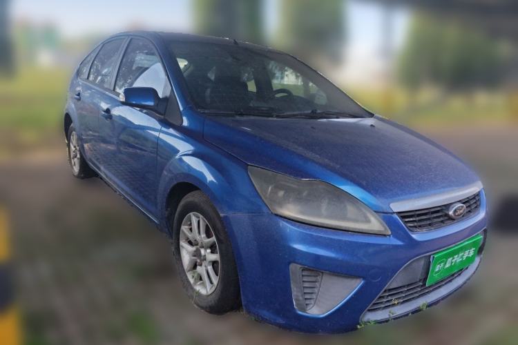 Used Ford Focus 2012 Hatchback Classic 1.8L Manual Base Model Front Right 45 Deg