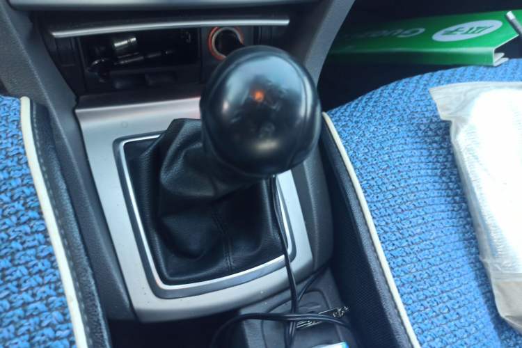 Used Ford Focus 2012 Hatchback Classic 1.8L Manual Base Model Gear Lever