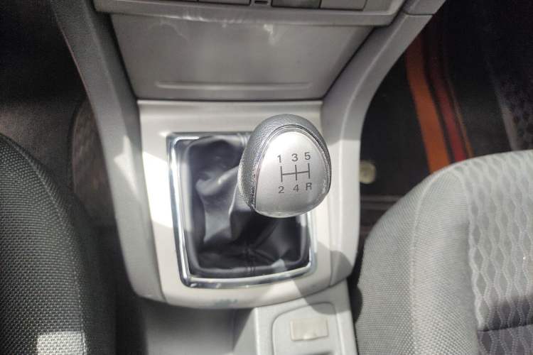 Used Ford Focus 2012 Hatchback Classic 1.8L Manual Base Model Gear Lever