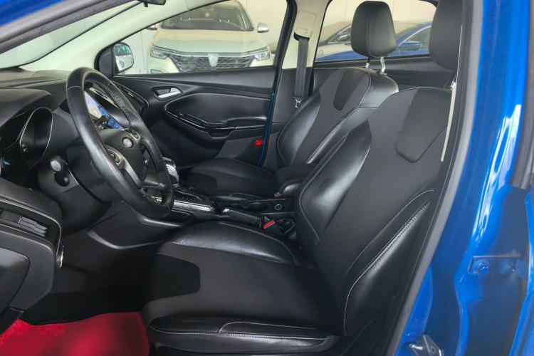 Used Ford Focus 2012 Hatchback 1.6L Automatic Fashion Edition Left Front Seat