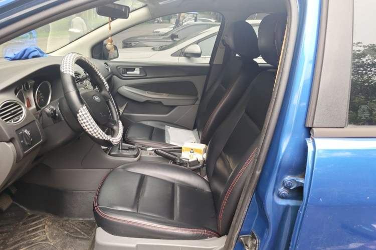 Used Ford Focus 2012 Hatchback Classic 1.8L Automatic Base Model Left Front Seat