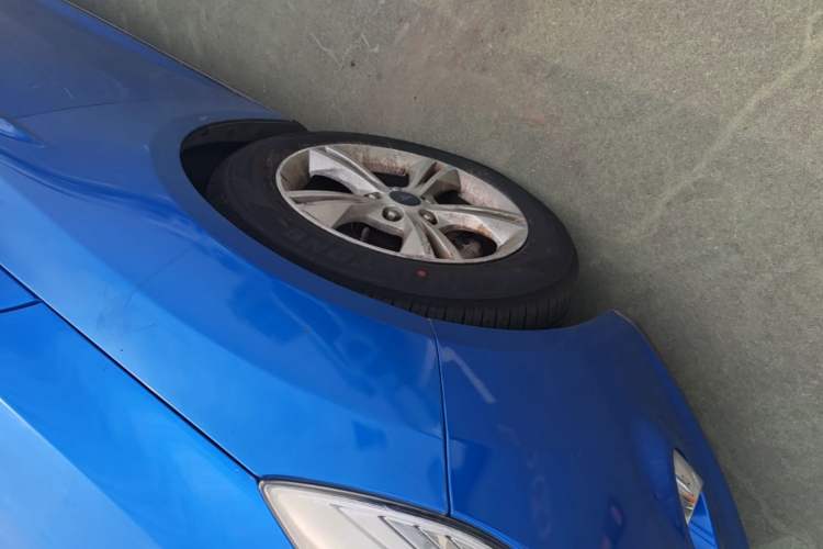 Used Ford Focus 2012 Hatchback 1.6L Automatic Fashion Edition Left Front Wheel Hub