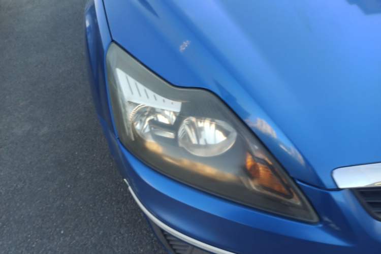 Used Ford Focus 2012 Hatchback Classic 1.8L Manual Base Model Right Front Headlight