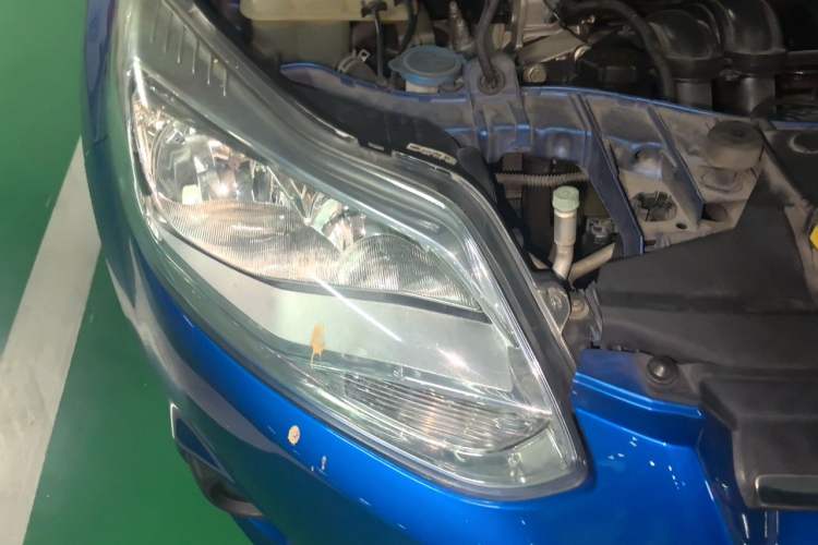 Used Ford Focus 2012 Hatchback 1.6L Automatic Comfort Model Right Front Headlight