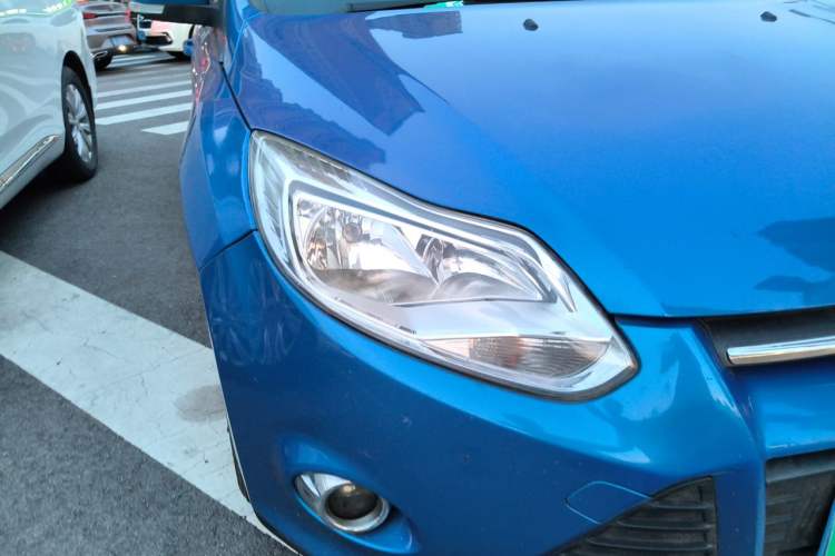 Used Ford Focus 2012 Hatchback 1.6L Manual Fashion Edition Right Front Headlight