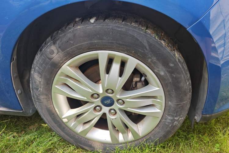 Used Ford Focus 2012 Hatchback 1.6L Automatic Comfort Model Right Front Wheel Hub
