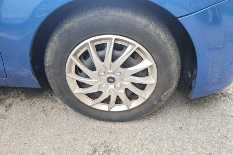 Used Ford Focus 2012 Hatchback Classic 1.8L Automatic Base Model Right Front Wheel Hub