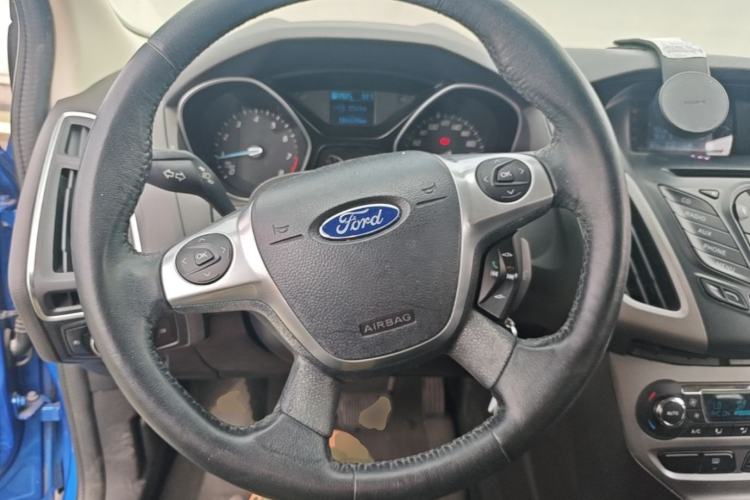 Used Ford Focus 2012 Hatchback 1.6L Automatic Fashion Edition Steering Wheel