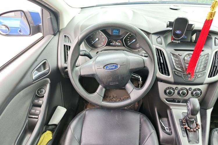 Used Ford Focus 2012 Hatchback 1.6L Automatic Comfort Model Steering Wheel