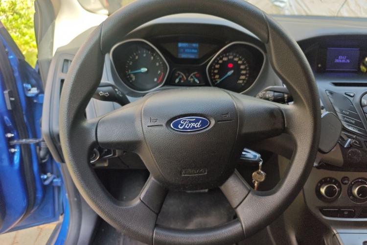 Used Ford Focus 2012 Hatchback 1.6L Automatic Comfort Model Steering Wheel