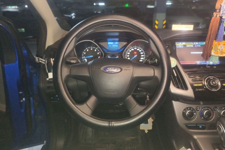 Used Ford Focus 2012 Hatchback 1.6L Automatic Comfort Model Steering Wheel