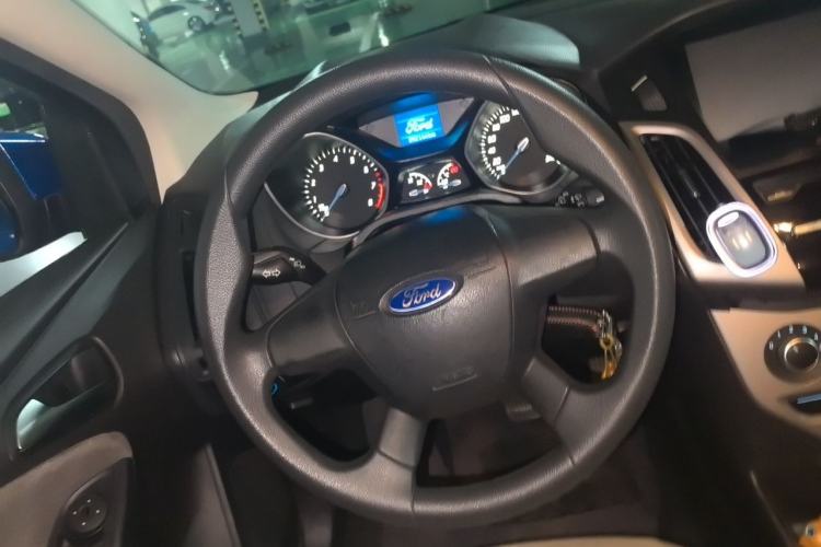 Used Ford Focus 2012 Hatchback 1.6L Automatic Comfort Model Steering Wheel
