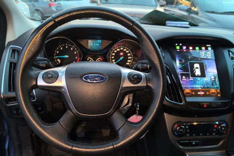 Used Ford Focus 2012 Hatchback 1.6L Manual Fashion Edition Steering Wheel