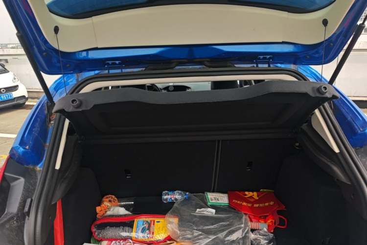 Used Ford Focus 2012 Hatchback 1.6L Automatic Fashion Edition Trunk