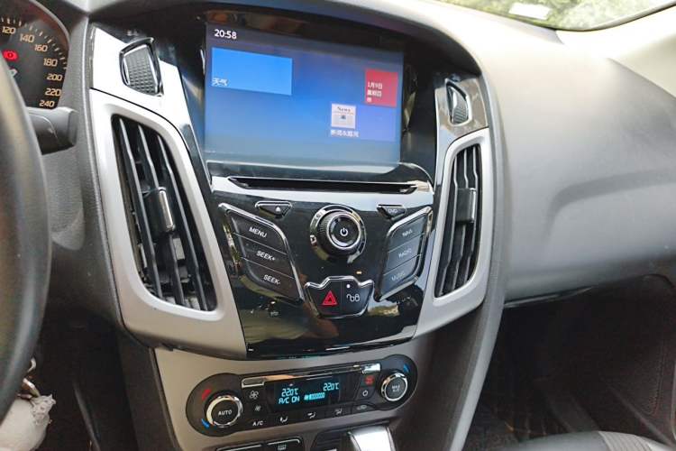 Used Ford Focus 2012 Sedan 1.6L Automatic Fashion Edition Audio And AC Panel