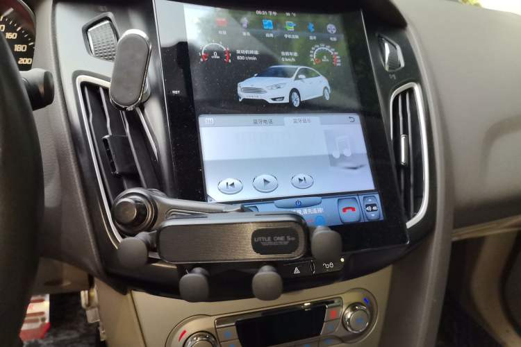Used Ford Focus 2012 Sedan 1.6L Manual Fashion Edition Audio And AC Panel