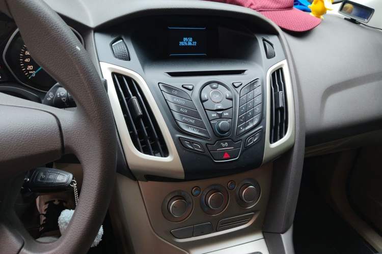 Used Ford Focus 2012 Sedan 1.6L Manual Comfort Model Audio And AC Panel