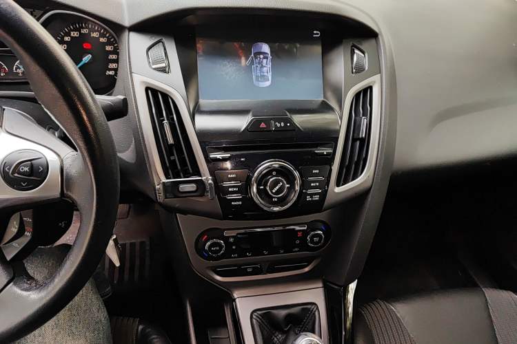 Used Ford Focus 2012 Sedan 1.6L Manual Fashion Edition Audio And AC Panel
