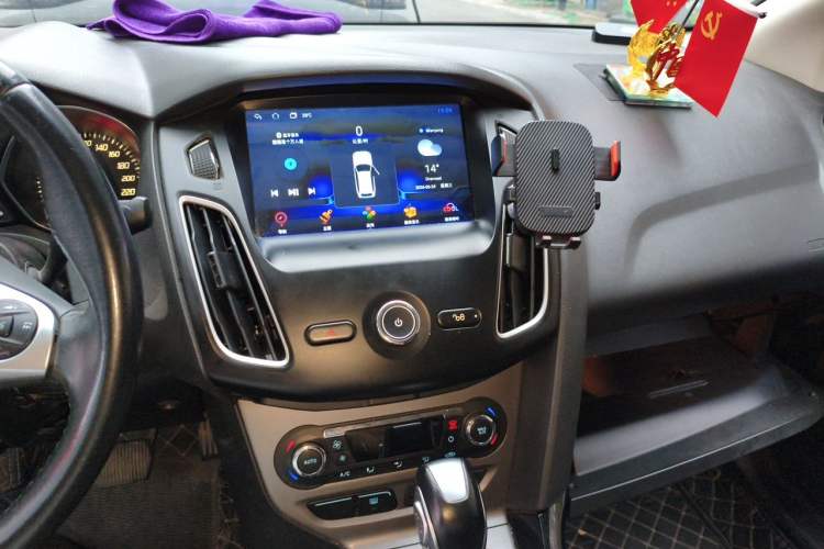 Used Ford Focus 2012 Sedan 1.6L Automatic Fashion Edition Audio And AC Panel