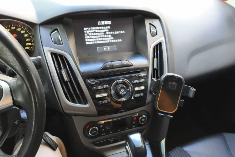 Used Ford Focus 2012 Sedan 1.6L Automatic Fashion Edition Audio And AC Panel