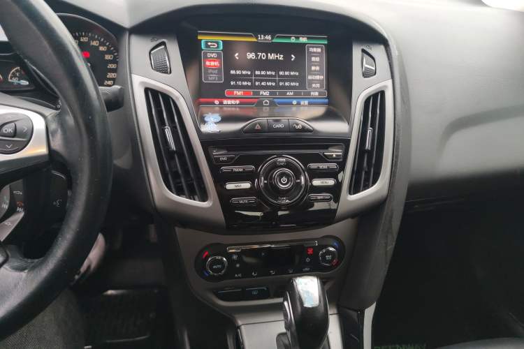 Used Ford Focus 2012 Sedan 1.6L Automatic Fashion Edition Audio And AC Panel