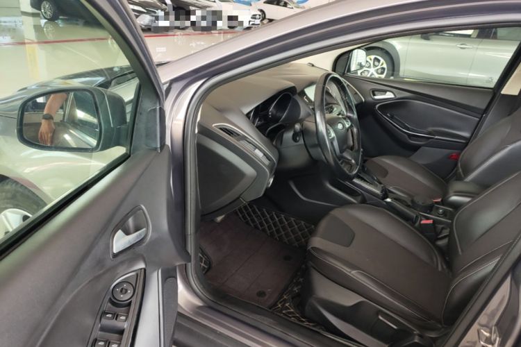 Used Ford Focus 2012 Sedan 1.6L Automatic Fashion Edition Driver Seat