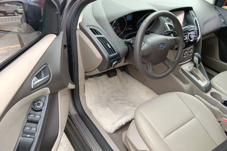 Used Ford Focus 2012 Sedan 1.6L Automatic Comfort Model Driver Seat